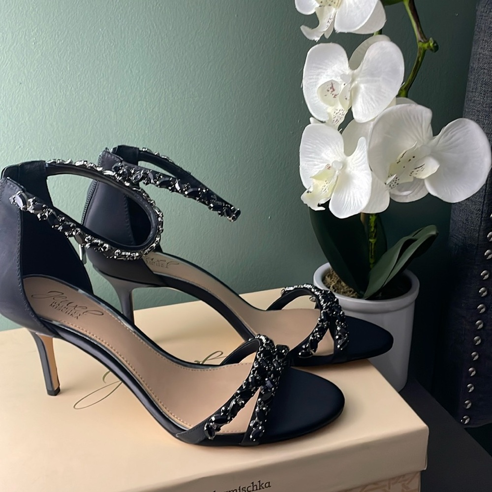 Jewel Badgley Mischka Black Sandals with Silver Accents
